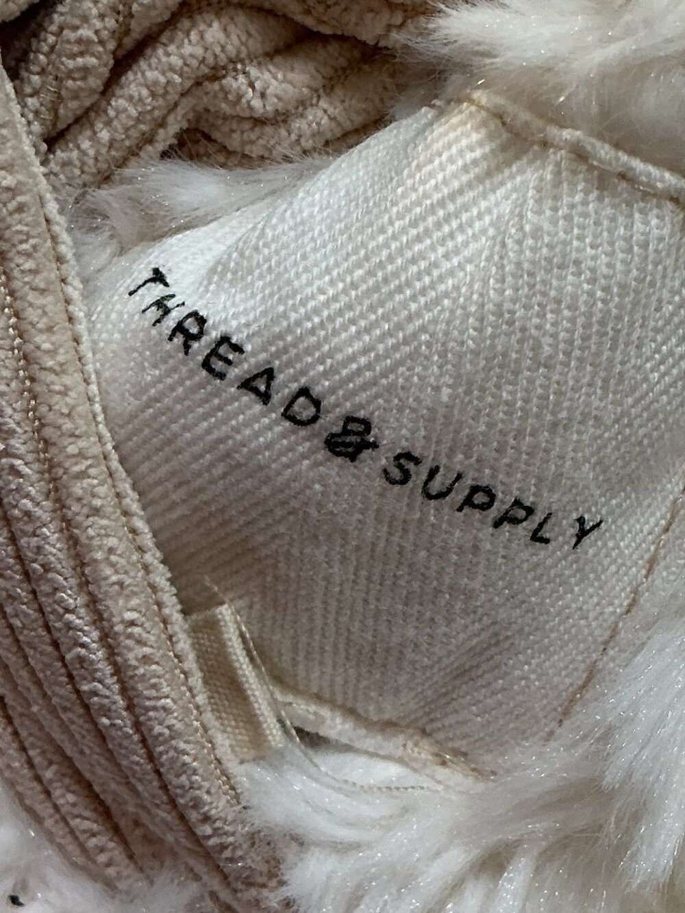 Thread & Supply Wubby Reversible Sherpa Quilted Vest Cream Beige Medium Full Zip - Picture 14 of 15